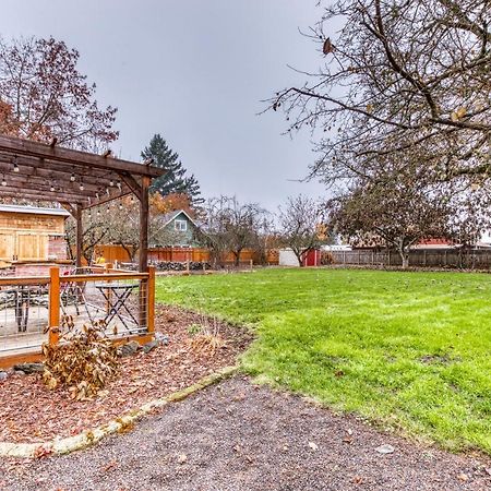 Cozy Coleman St. Cottage Bethel Buitenkant foto