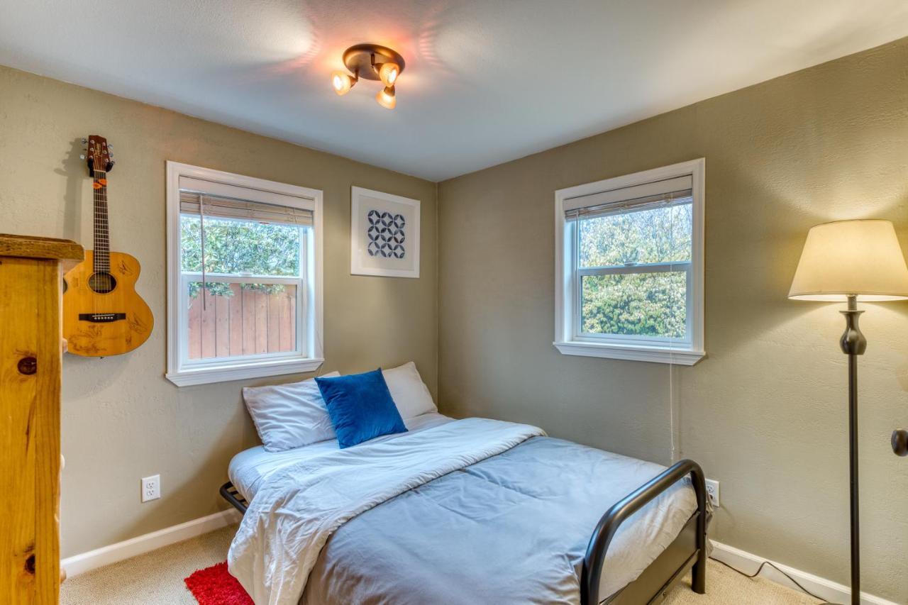Cozy Coleman St. Cottage Bethel Buitenkant foto